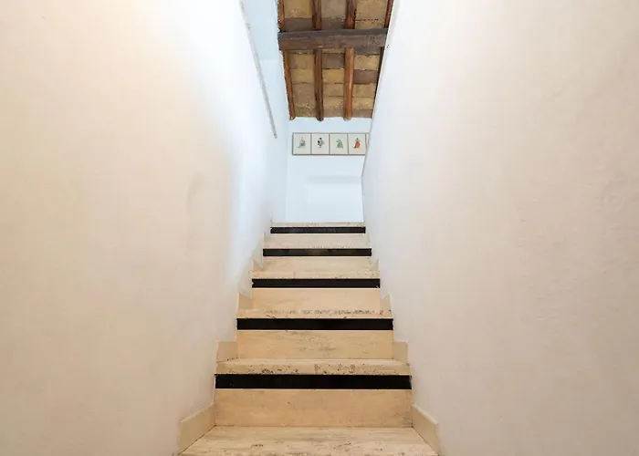 15 Min From Piazza Venezia Skyline Sanctuary In Trastevere Apartamento