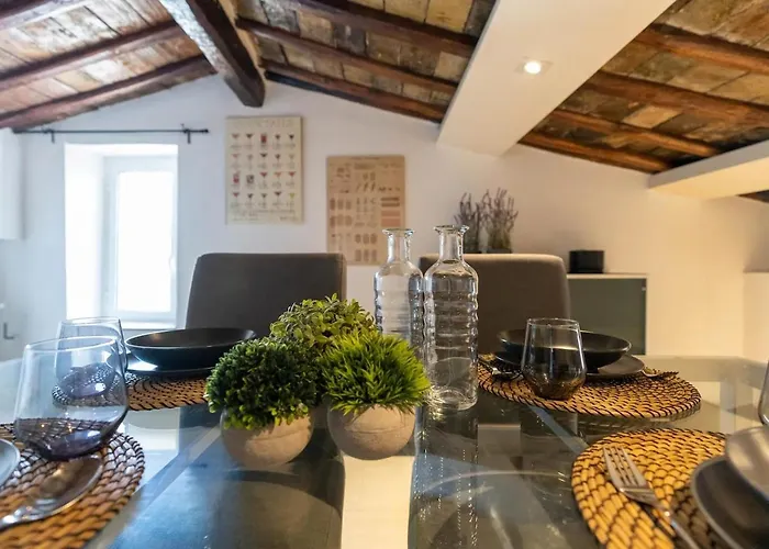 15 Min From Piazza Venezia Skyline Sanctuary In Trastevere
