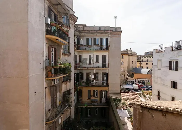 15 Min From Piazza Venezia Skyline Sanctuary In Trastevere Apartamento
