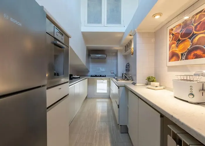Apartamento 15 Min From Piazza Venezia Skyline Sanctuary In Trastevere