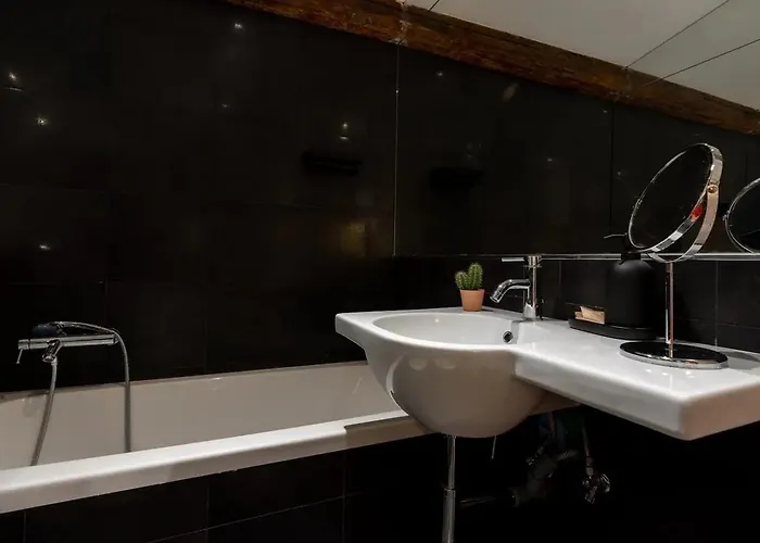 Apartamento 15 Min From Piazza Venezia Skyline Sanctuary In Trastevere