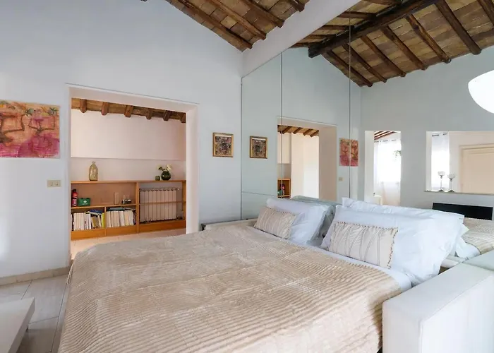 15 Min From Piazza Venezia Skyline Sanctuary In Trastevere