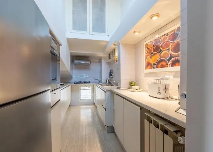 15 Min From Piazza Venezia Skyline Sanctuary In Trastevere Apartamento